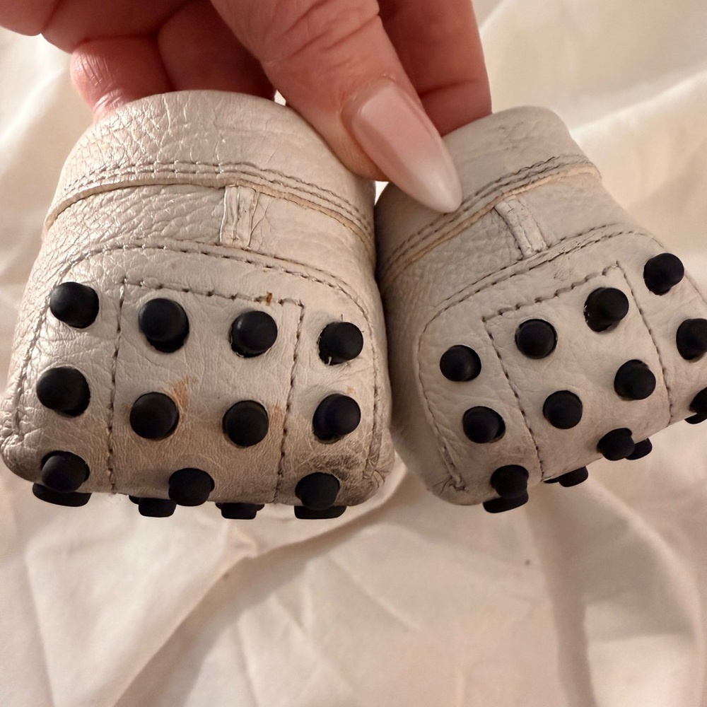 Tod's White Leather Gominno Driving Shoes - Picture 7 of 9